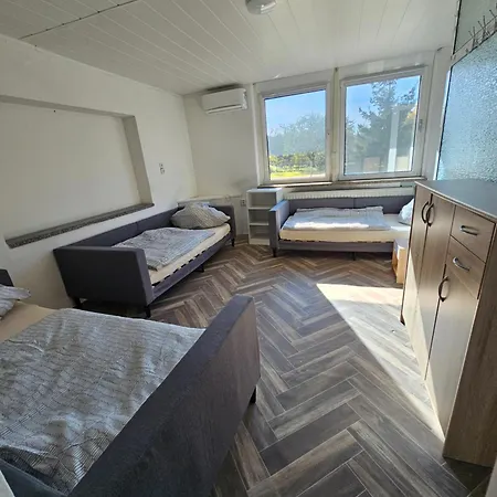 Ferien Und Monteurzimmer Apartamento Eisenhüttenstadt