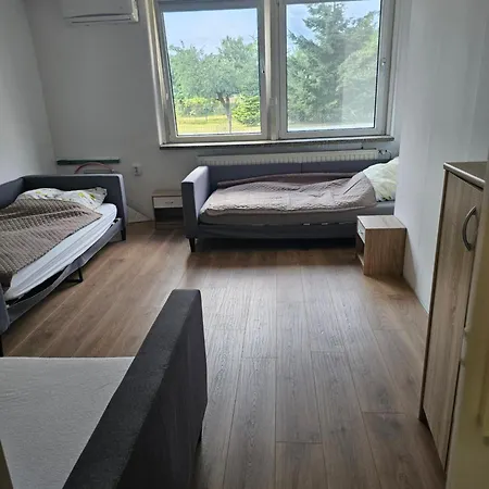 Ferien Und Monteurzimmer Apartment *