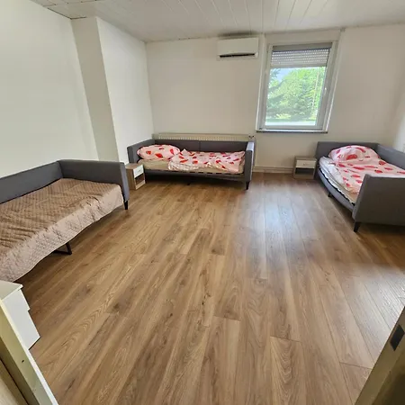 Ferien Und Monteurzimmer Apartment Eisenhüttenstadt